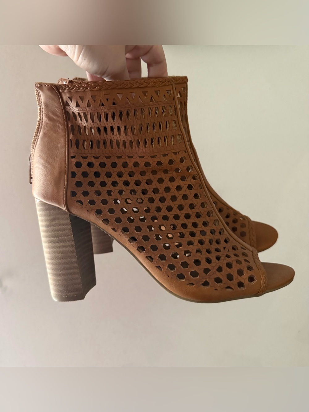 REPORT Brown Leather Block Heels Size 7.5 NWOB